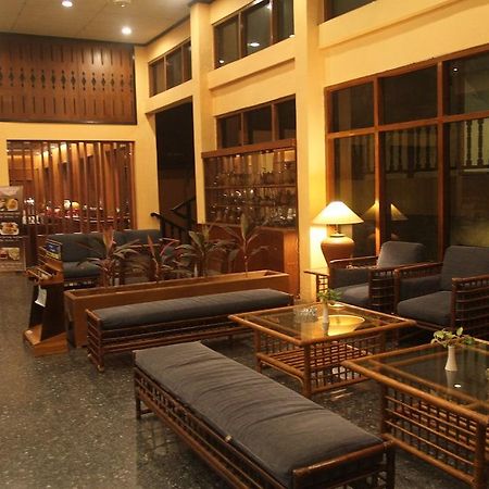 Hotel Mutiara Cilacap Esterno foto